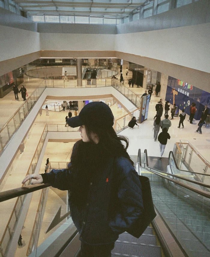 soft smile profile picture girls looks so cute