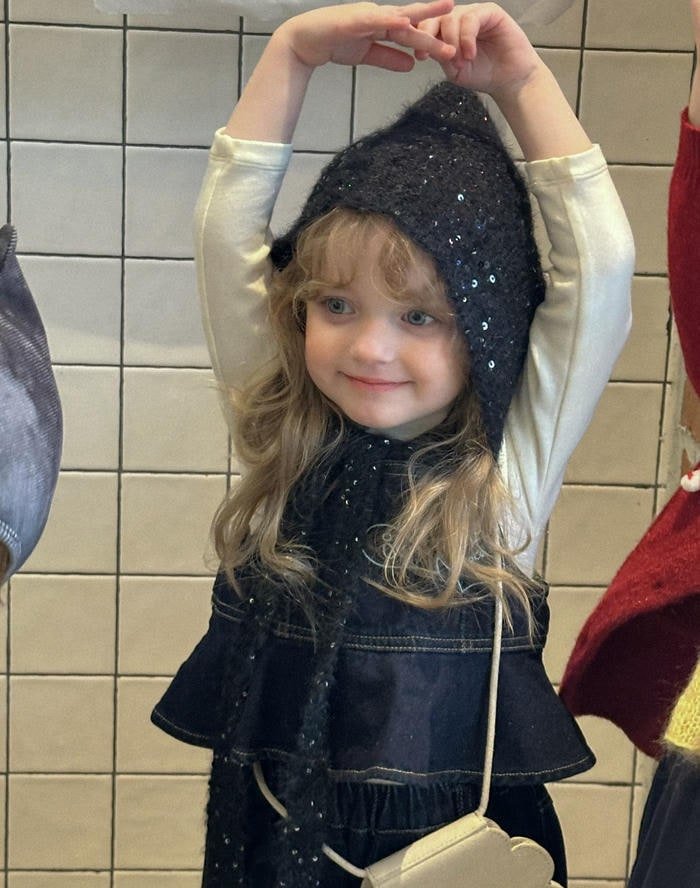 stylish baby girl dp trendy look