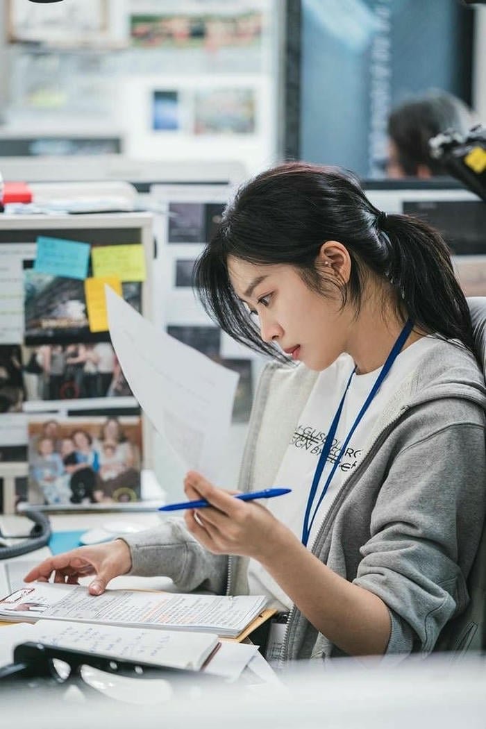 subtle grace smart girl dp vibe