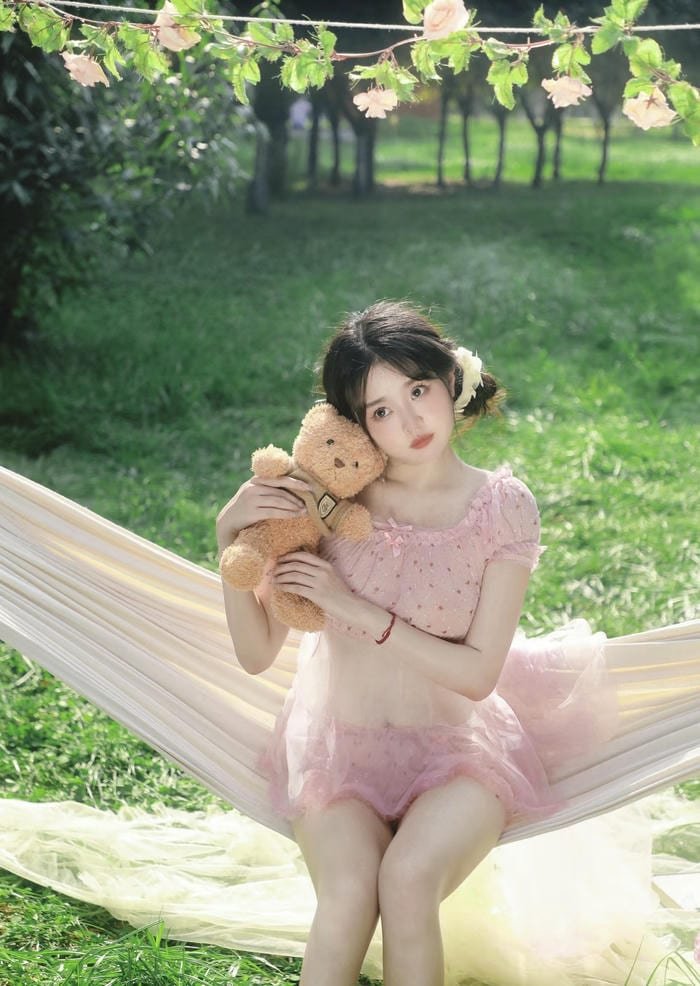 sweet vibe teddy bear girl dp