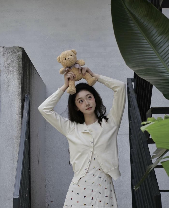 teddy bear girl cozy aesthetic avatar