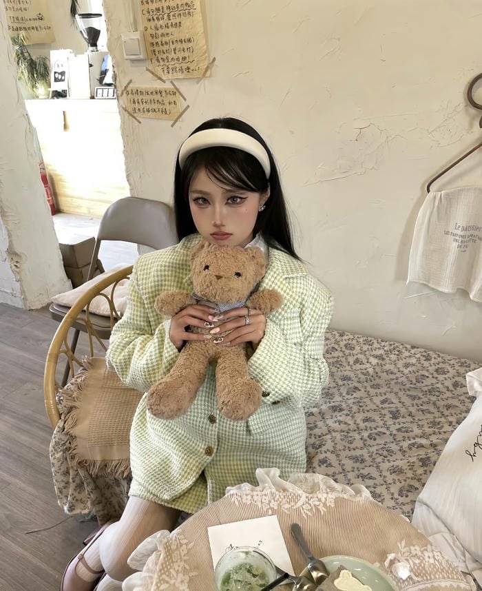 teddy bear girl warm tone profile