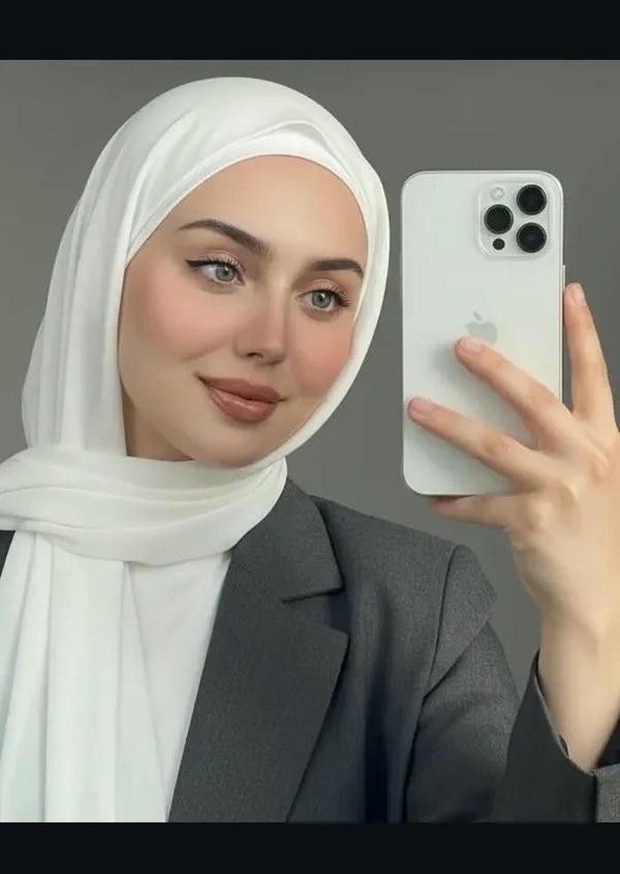 Calm expression muslim girl dp portrait