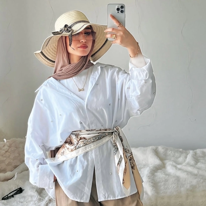 Muslim girl dp showing a gentle and friendly look
