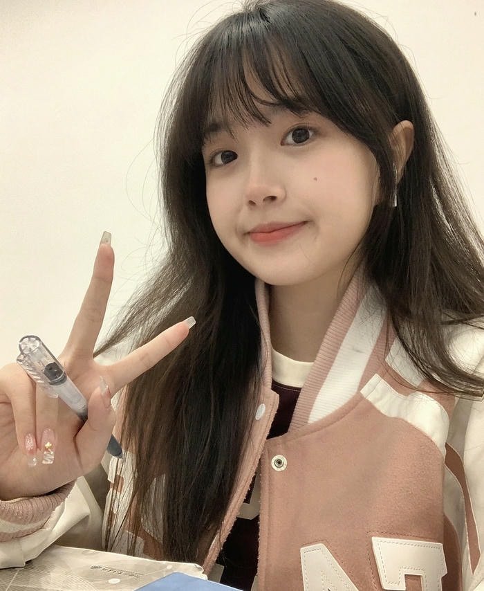 Pre exam selfie dp for girl