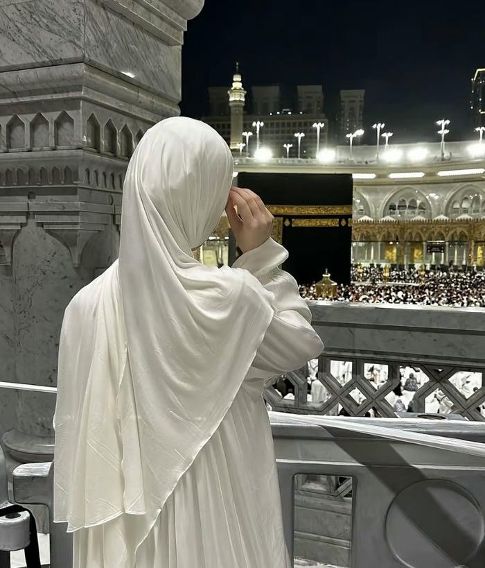 White scarf muslim girl dp portrait