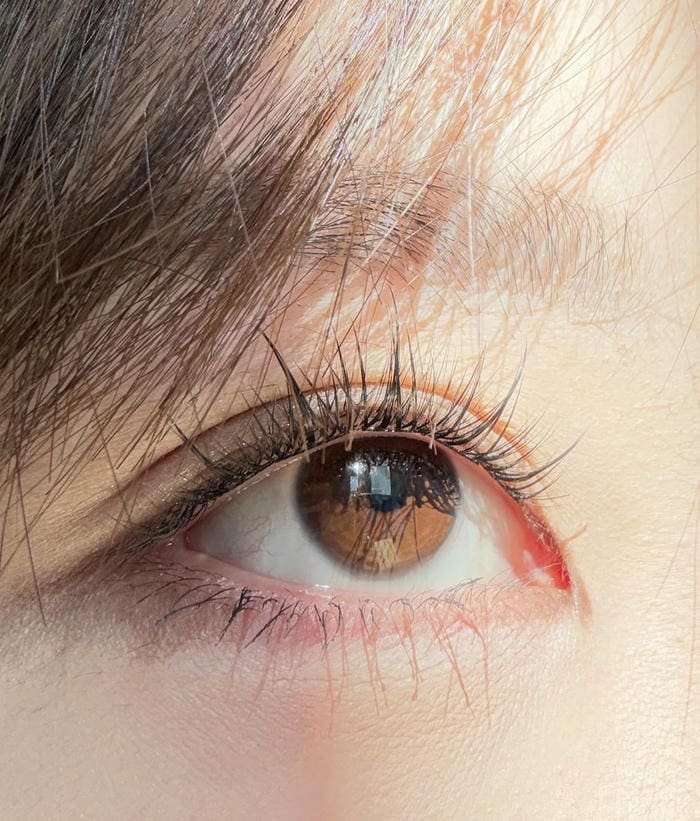 clear skin girl eyes pic dp