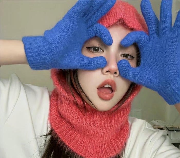 cute girl dp funny expression