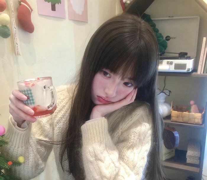 happy mood cute girl profile dp