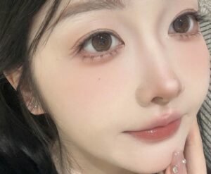 happy smiling girl eyes pic dp