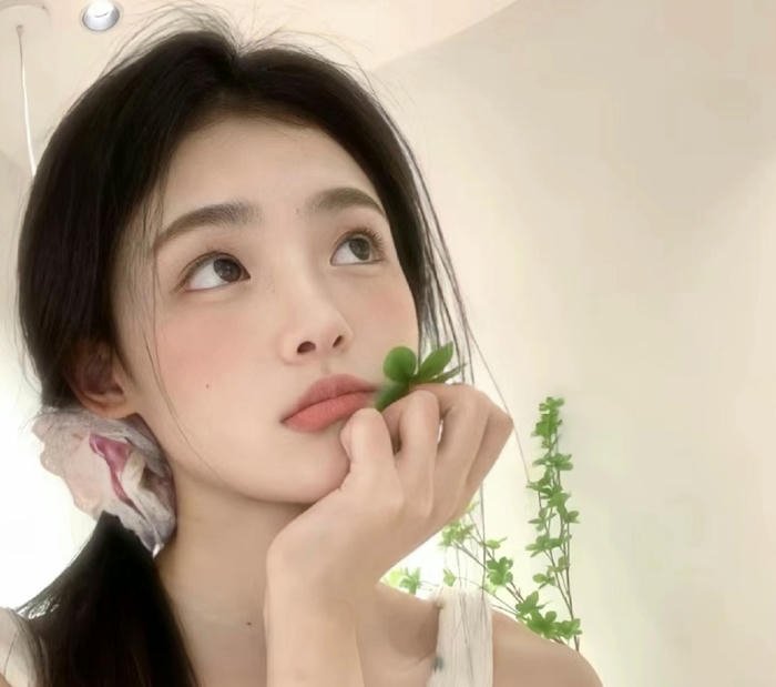 high resolution girl eyes pic dp