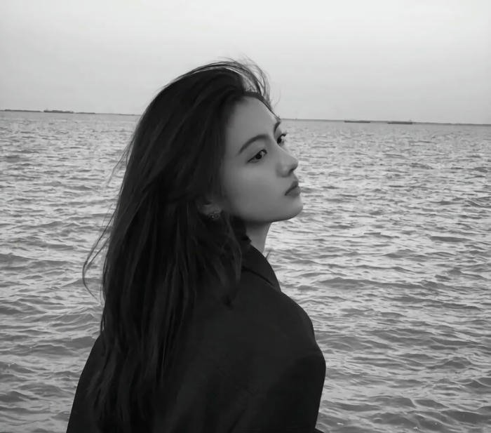 long hair style girl profile dp