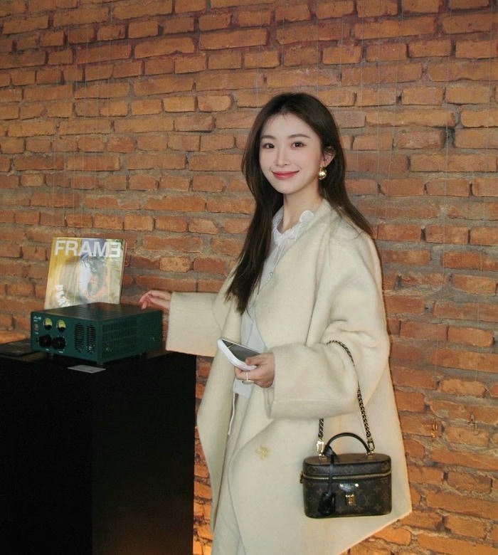 modern dp for girls attitude fashion