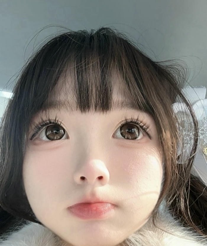 moody vibe girl eyes pic dp