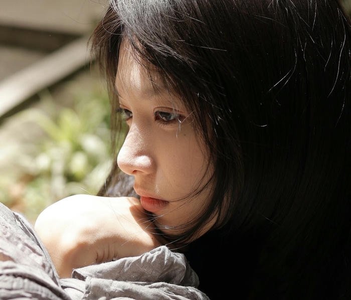 natural makeup girl eyes pic dp