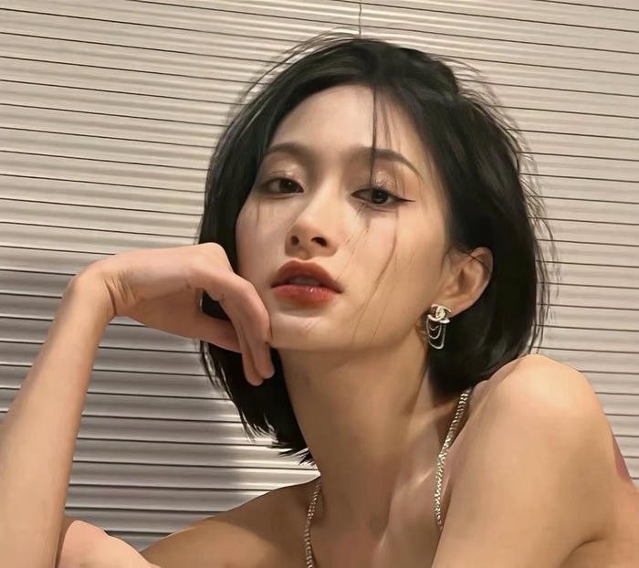 outdoor sunlight girl profile dp pic