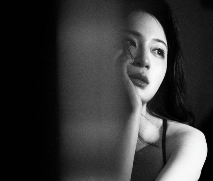 side angle portrait girl profile dp