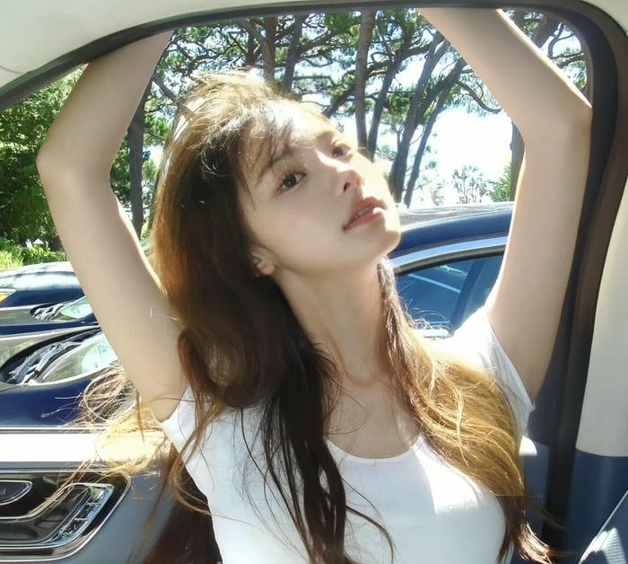 traditional outfit girl profile dp pic