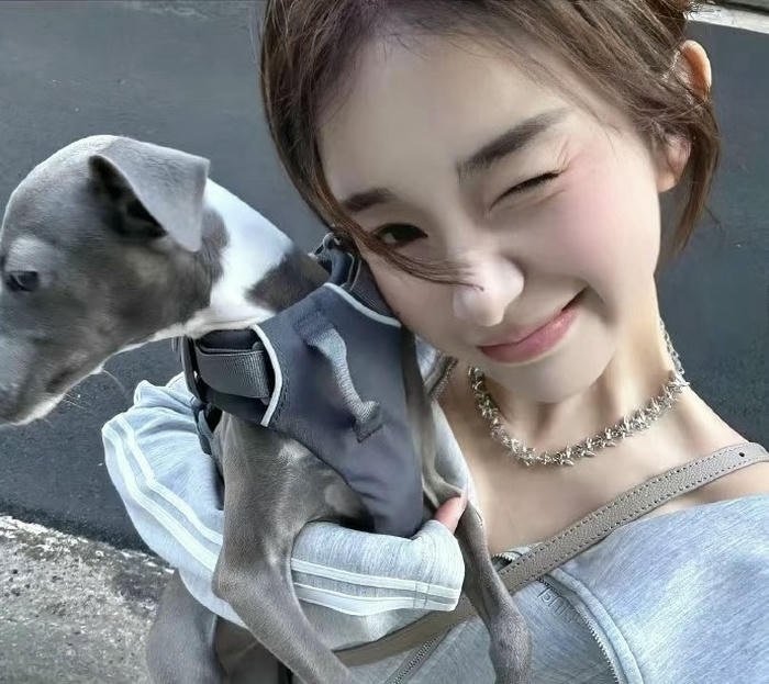 western style profile dp trendy girl