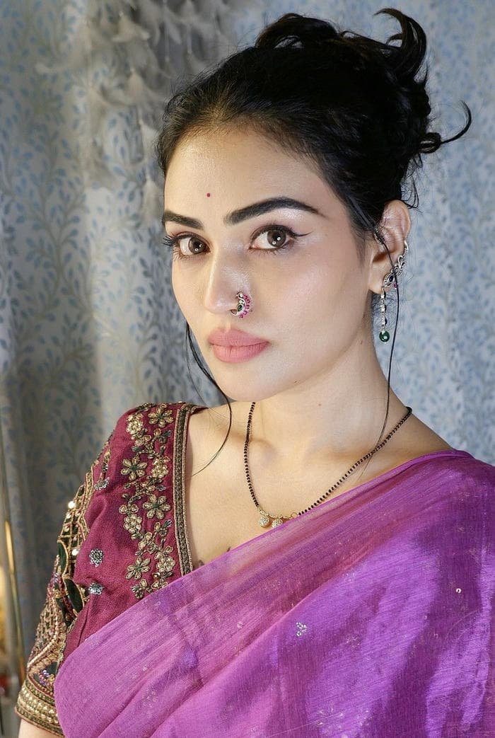 Cute Marathi girls dp beautiful portrait