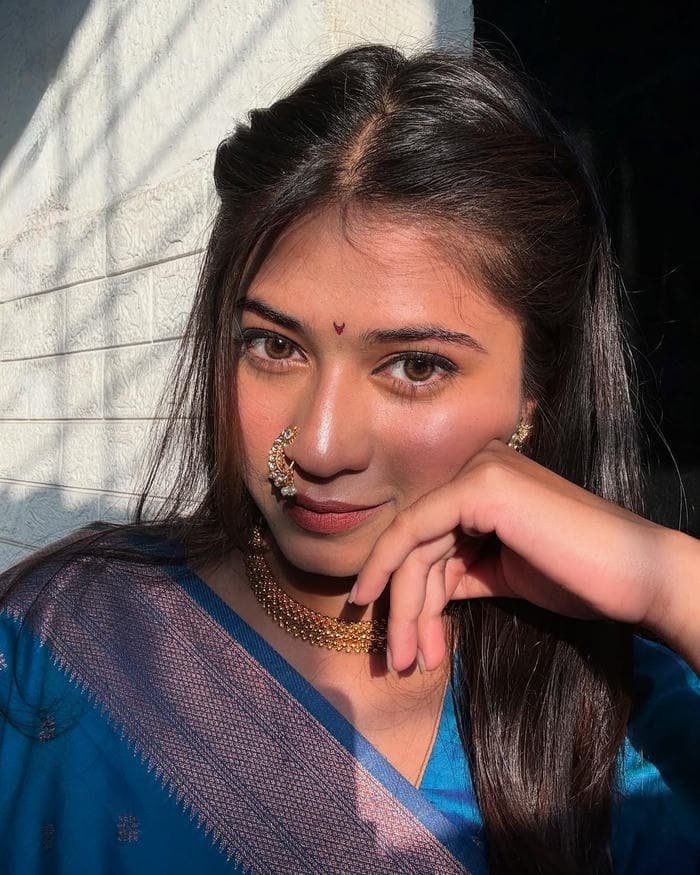 Cute traditional Marathi girls dp image