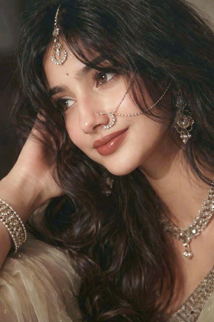 Gorgeous Marathi girls dp hd picture