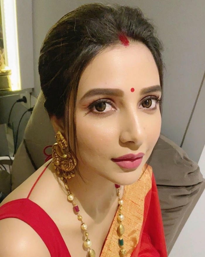 Marathi girls dp close up portrait