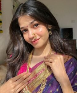 Traditional Marathi girls dp elegant photo