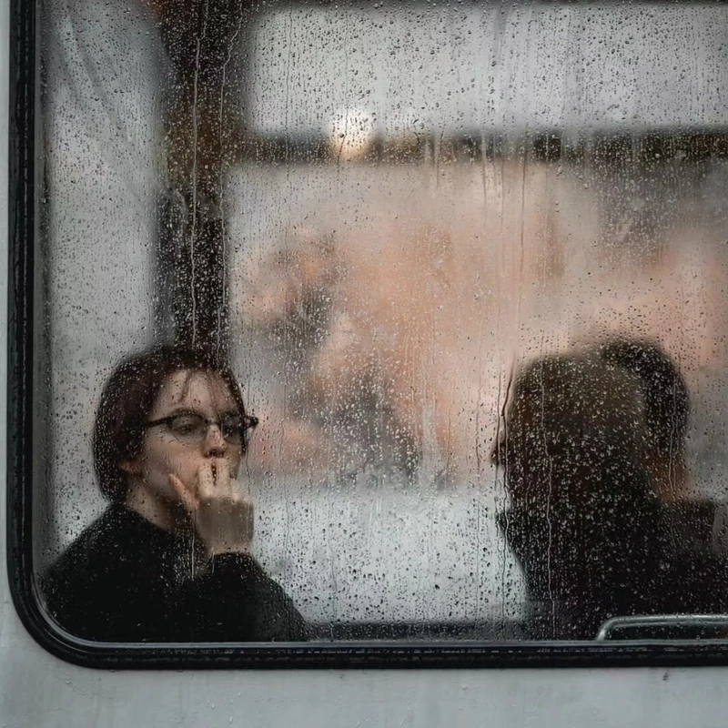 Alone girl image for WhatsApp dp with lonely aesthetic vibes