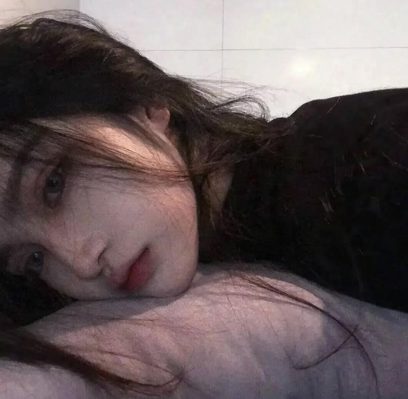 Alone vibe sad girl dp pic deep emotional mood