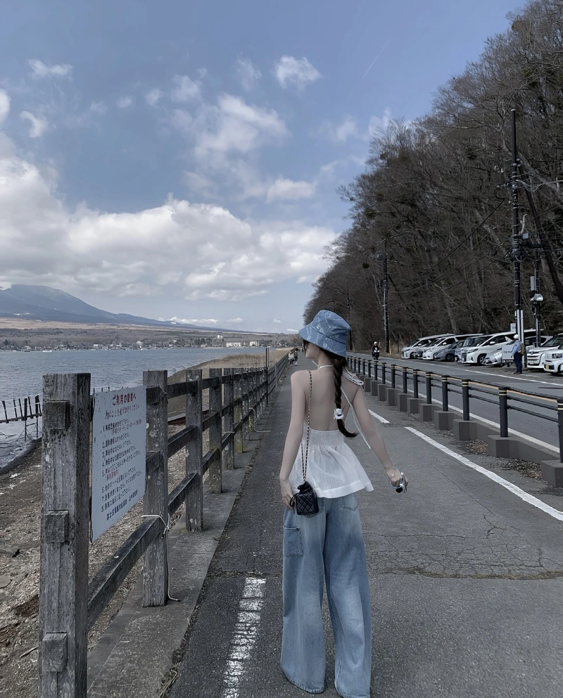 Alone walking shot alone girl images for whatsapp dp