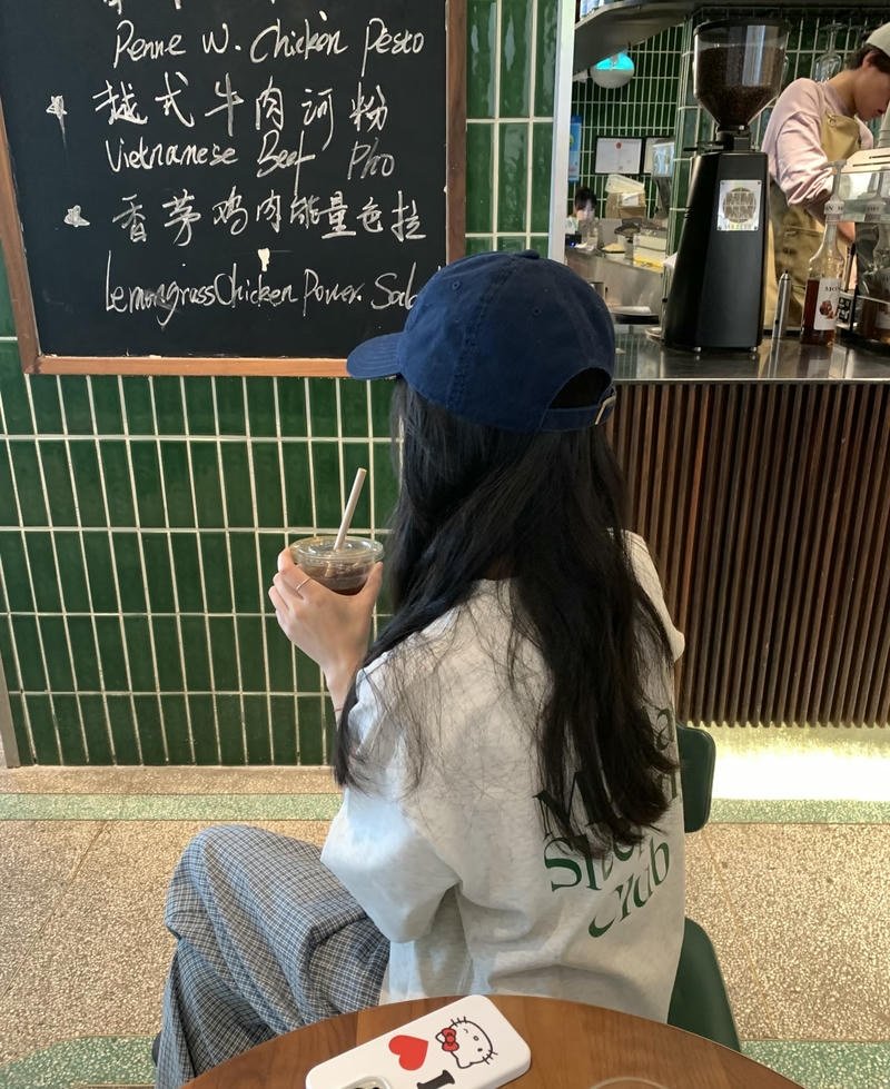 Art vibe hidden face dp for girls creative aesthetic look