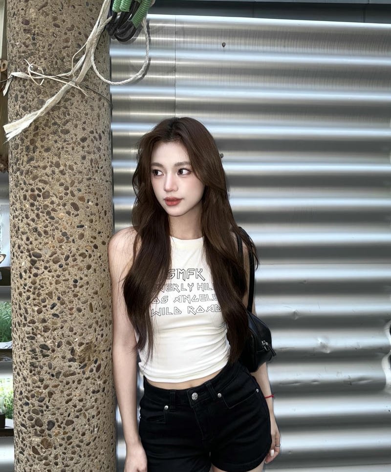 Attitude girl dp for whatsapp dark aesthetic mysterious aura