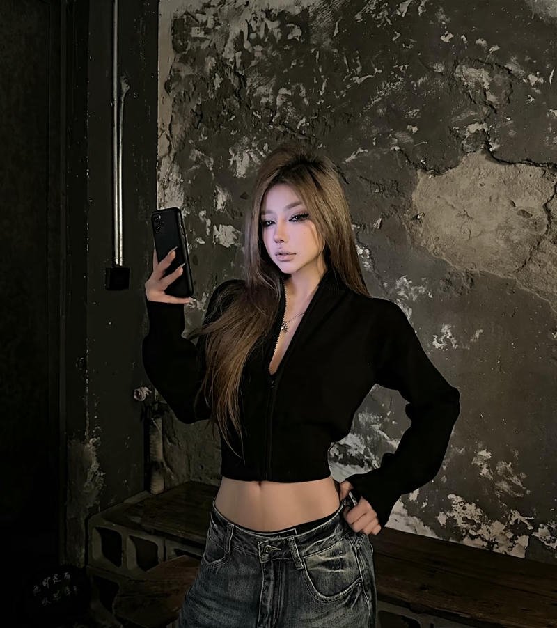 Attitude girl dp for whatsapp luxury classy bold aura