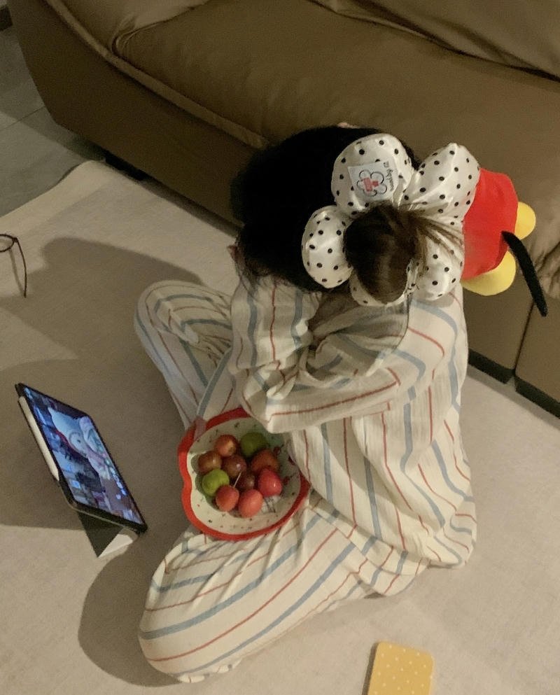 Blur effect hidden face dp for girls soft dreamy feel