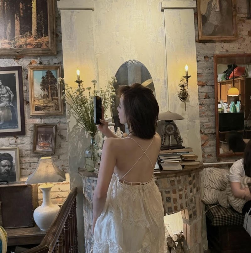 Bright smile dp pics for girls happy glow vibe