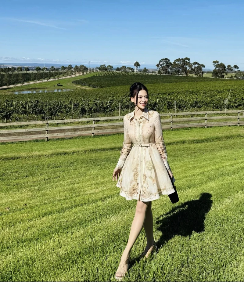 Bright smile girls images for dp happy glow vibe