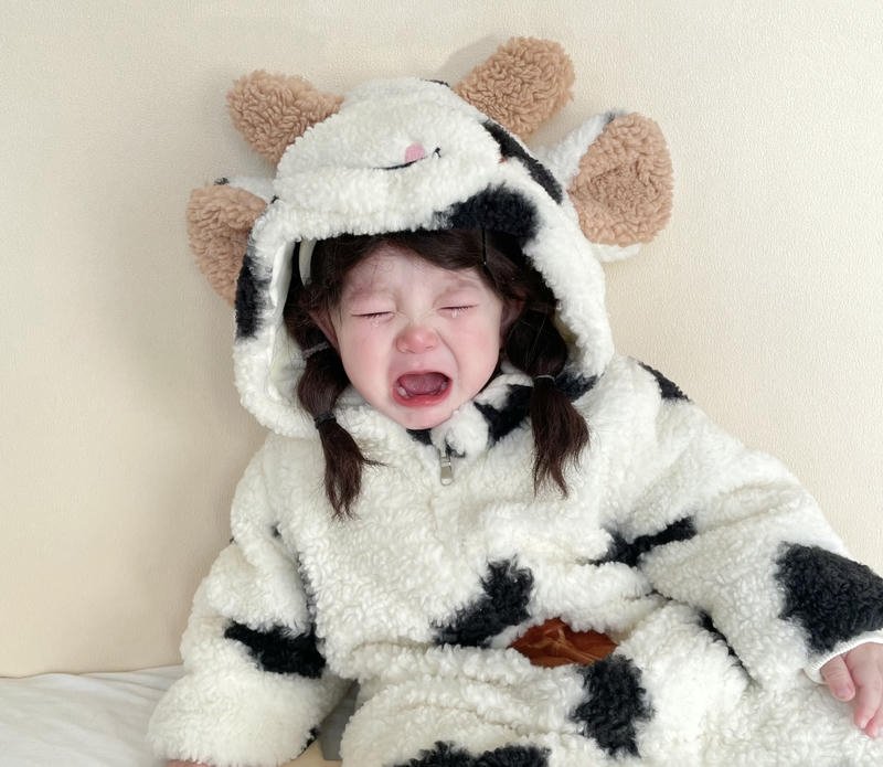 Broken heart sad baby girl dp soft crying look