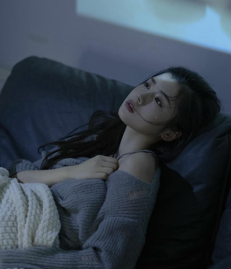 Broken smile sad girl dp pic hidden pain mood