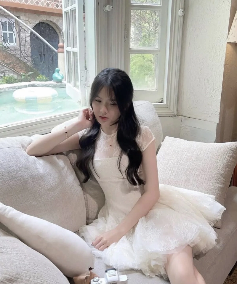 Calm mood girls images for dp gentle relaxed feel