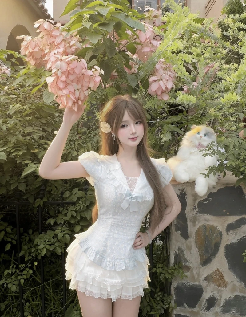 Casual chill outfit girls photo for dp relaxed mood