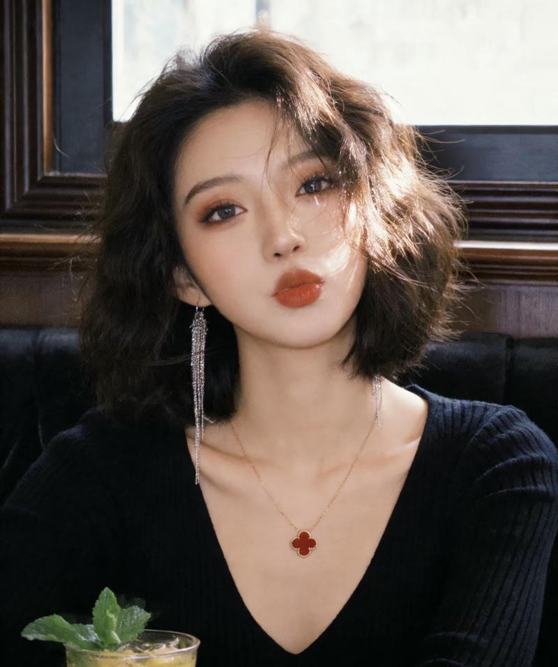 Chill mood stylish dp for girls comfy outfit