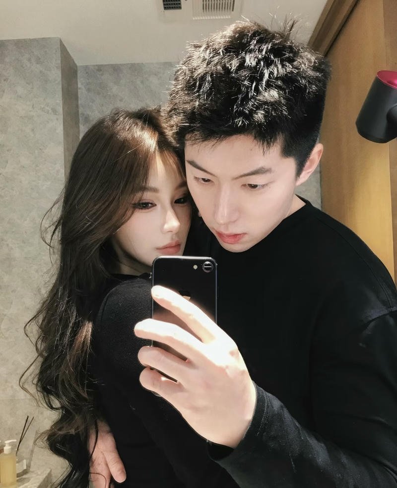 City lights boy and girl dp night love vibe