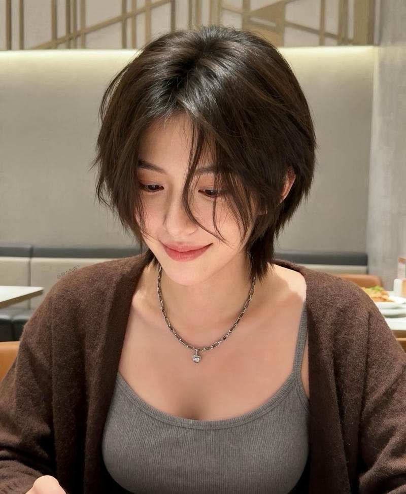 Clean style new dp for girls simple beauty