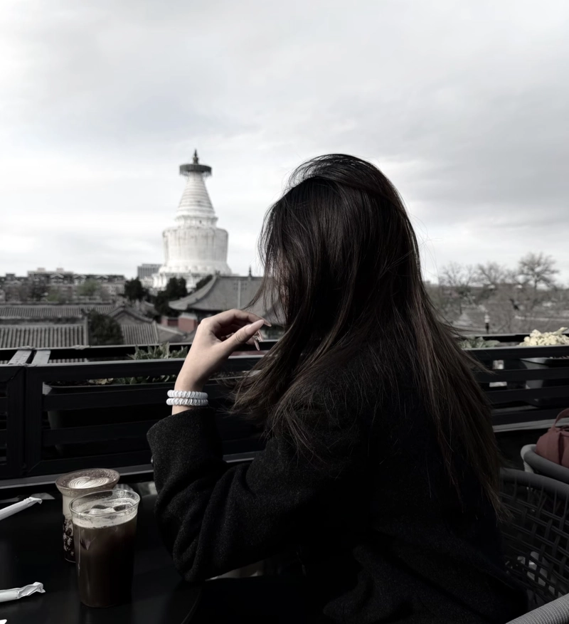 Cold night mood alone girl images for whatsapp dp