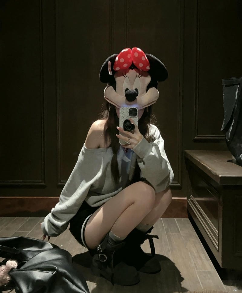 Cool outfit dp pics for girls trendy street vibe