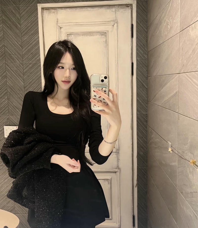 Cool style new dp for girls trendy look