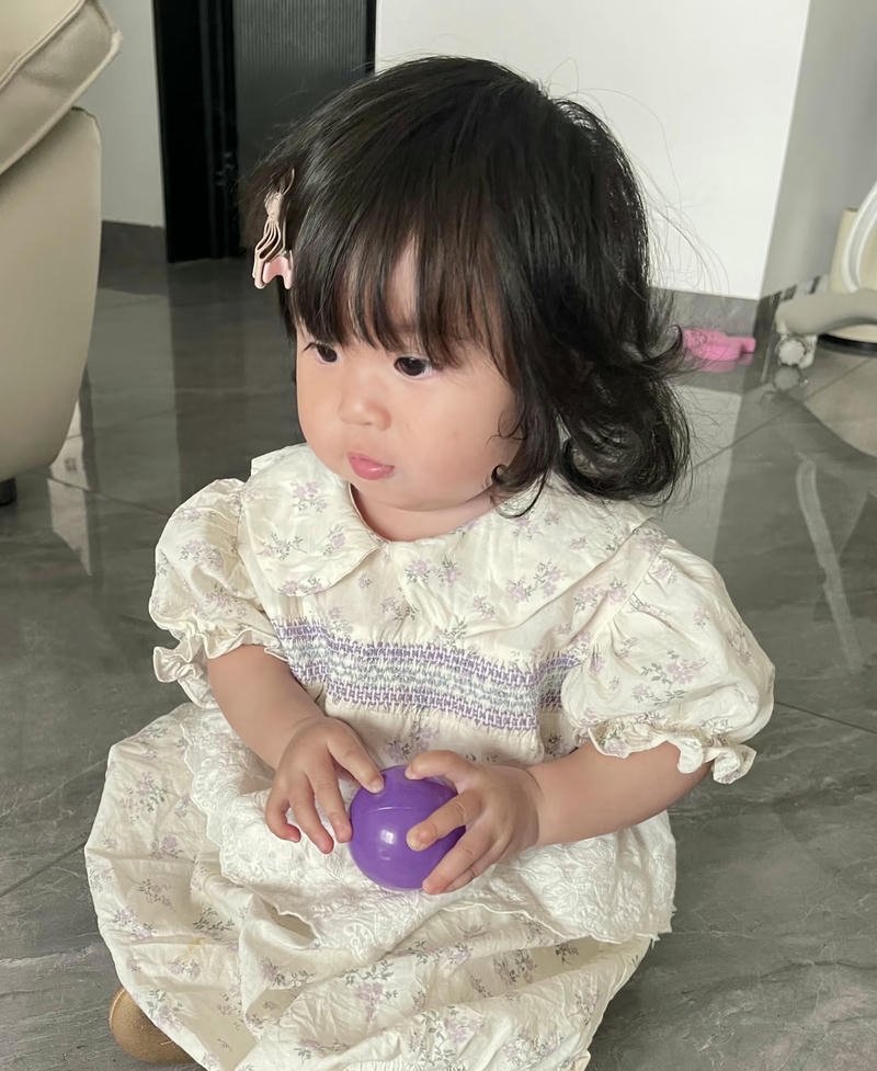 Cute expression cute baby girl pic dp playful feel