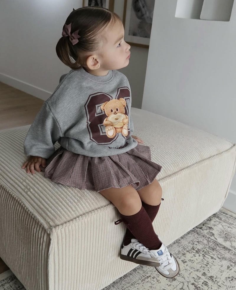 Cute pose cute baby girl pic dp playful mood