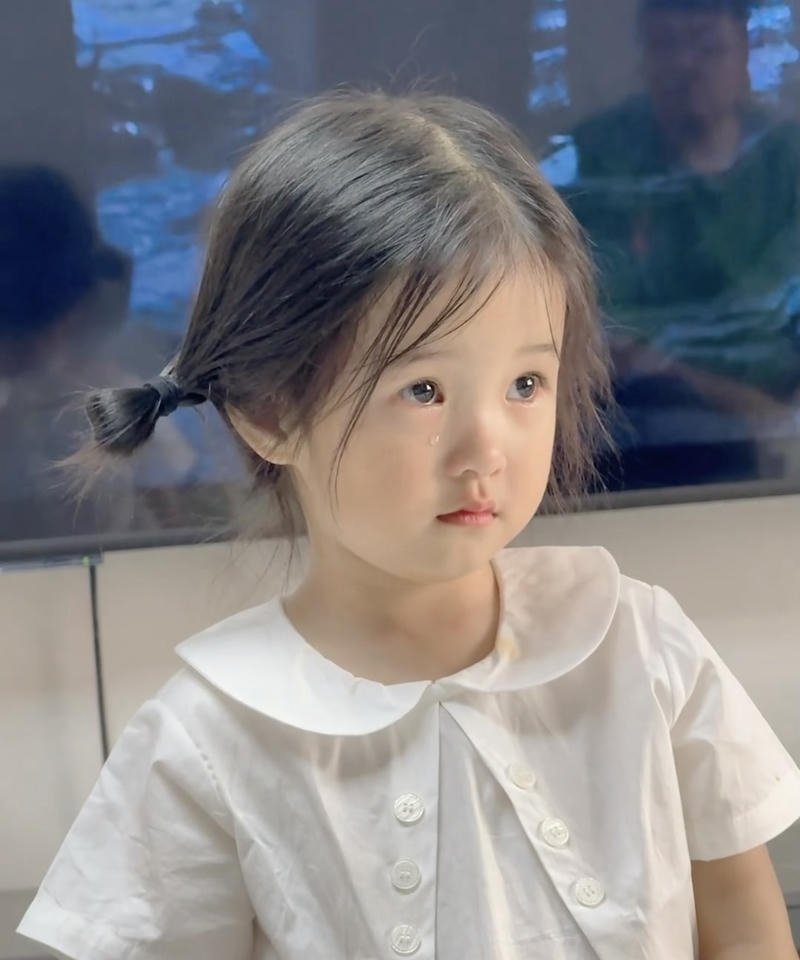 Cute sad baby girl dp small face teary eyes